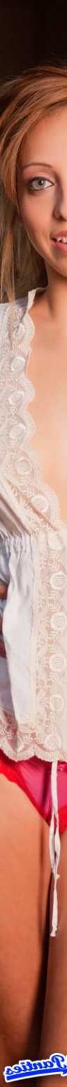 18P Tina pink pantie camel toe
