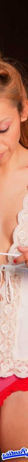18P Tina pink pantie camel toe