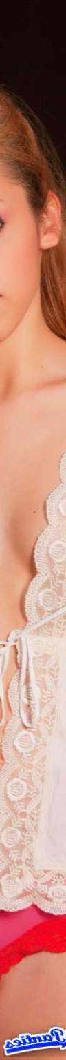 18P Tina pink pantie camel toe