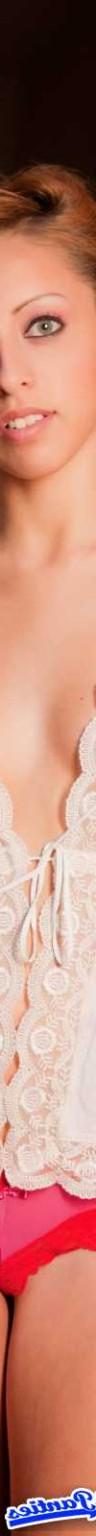 18P Tina pink pantie camel toe
