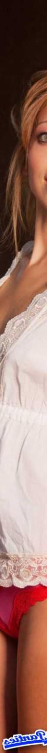 18P Tina pink pantie camel toe