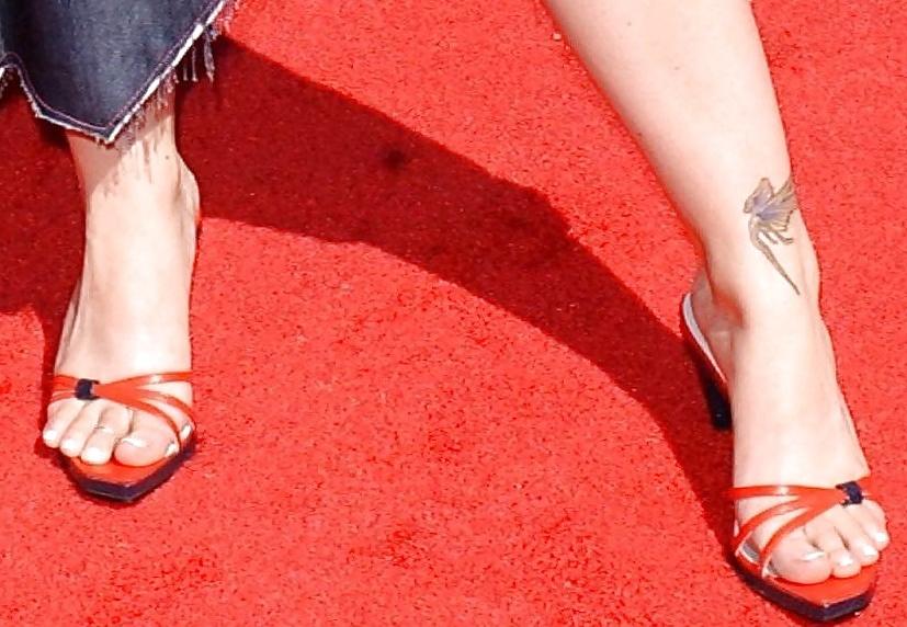 25P Shoes and feet i would love to spunk over!
