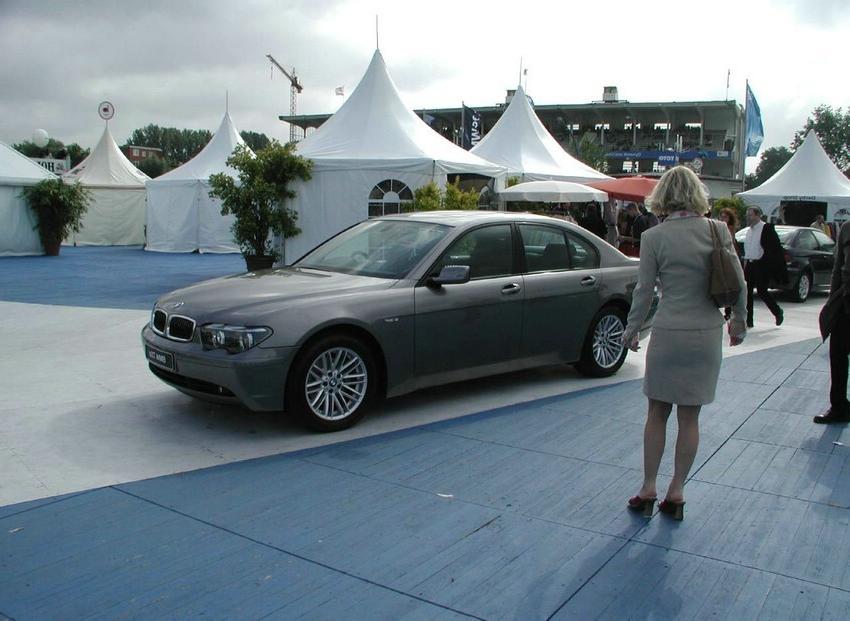 15P Pretty milf gives blowjob at BMW car show