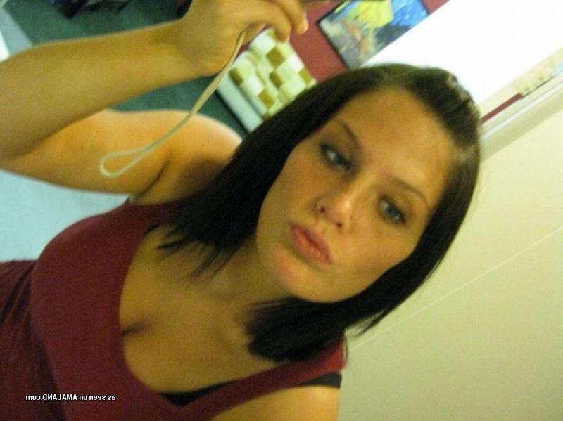 14P Busty girlfriends show off their fine breasts and sexy ass