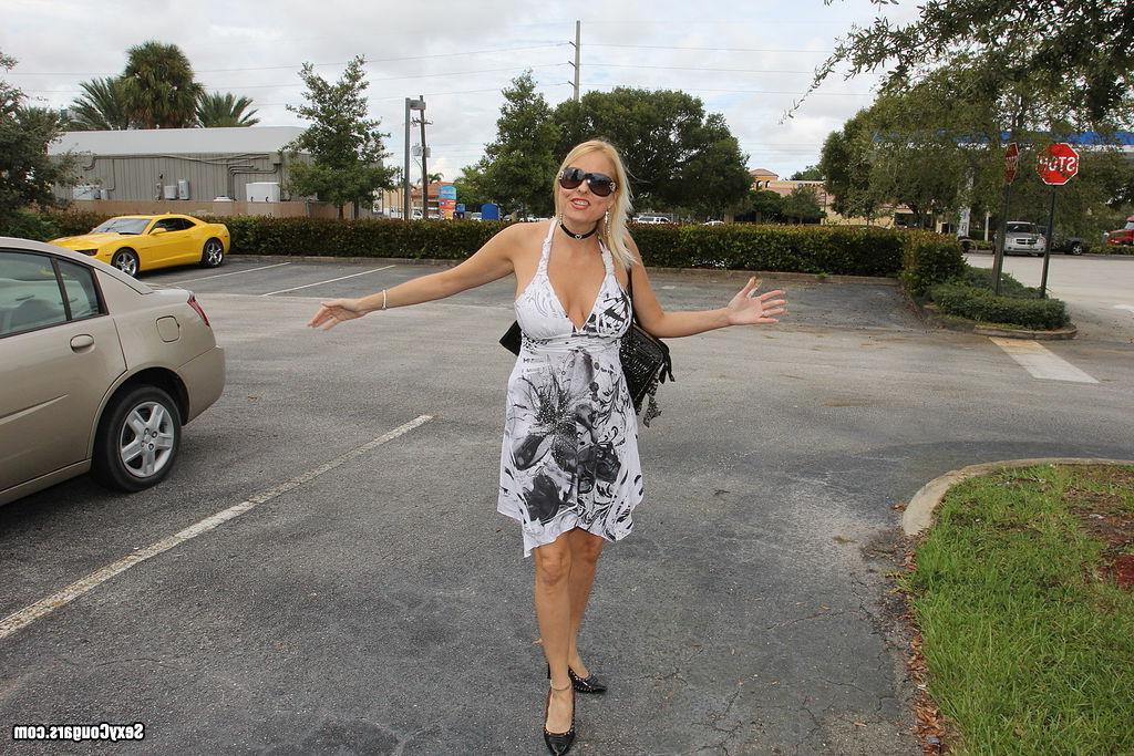 25P Very Hot Cougar Mom Dallas Diamondz Craving Huge Dick