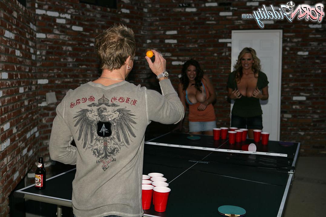16P Kelly and Ryan invite Lucky over for a game