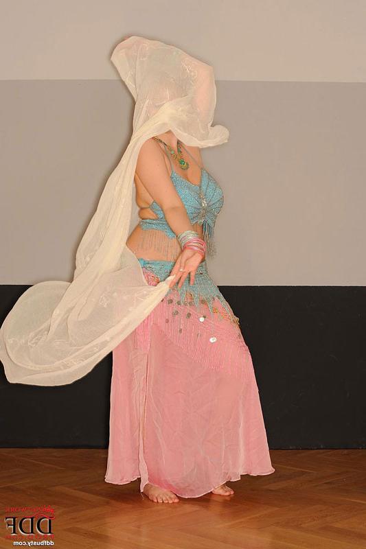 16P Huge titted Sophie Mei in a sexy oriental dance