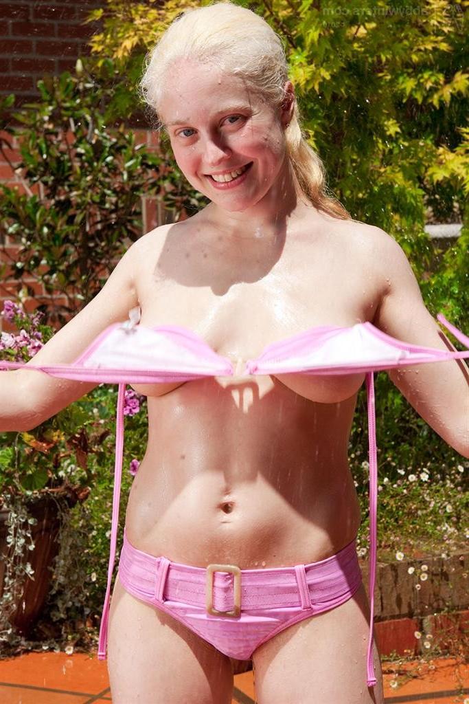 16P Blonde Australian babe removing her wet bikini