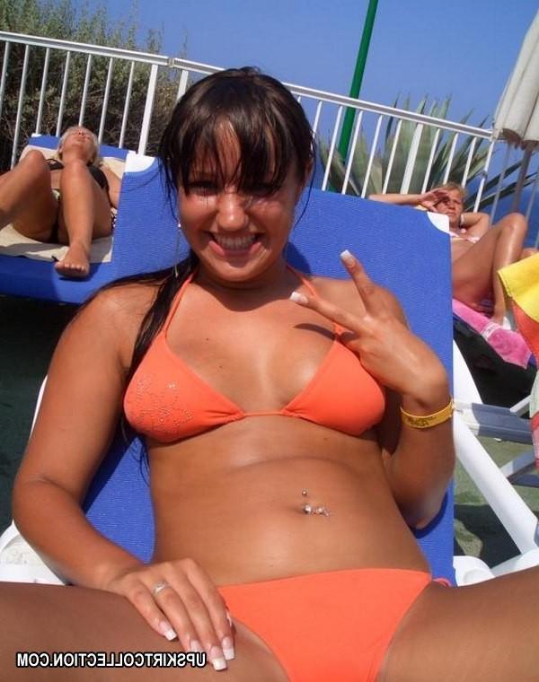 15P Girls in panties stretch legs demonstrating camel toe