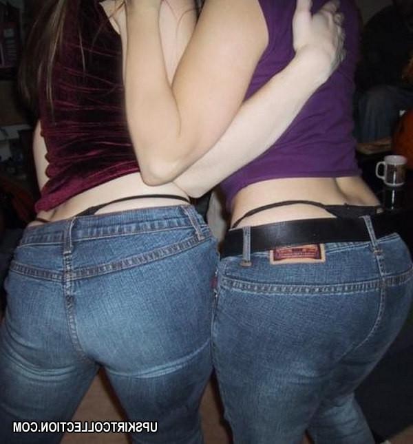 15P Merry gadgets are eager to bend over in tight jeans
