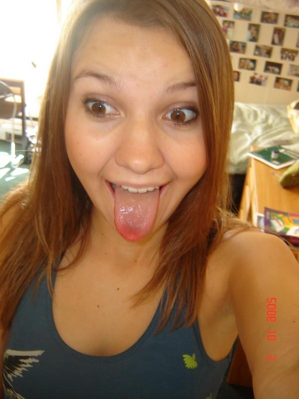 20P Amateur ex-girlfriend nude at her dorm