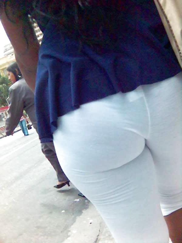 10P White pants