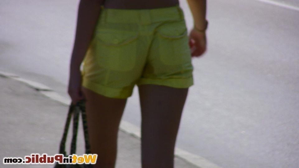 14P Public wetting gives this chick a rush cuz it's so damn inappropriate