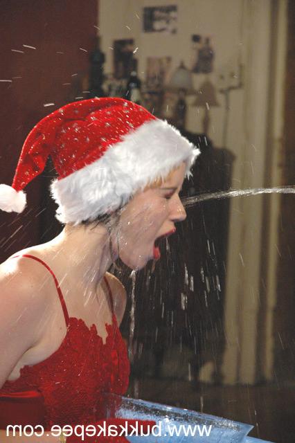 16P She gets fresh pee all over her body and head