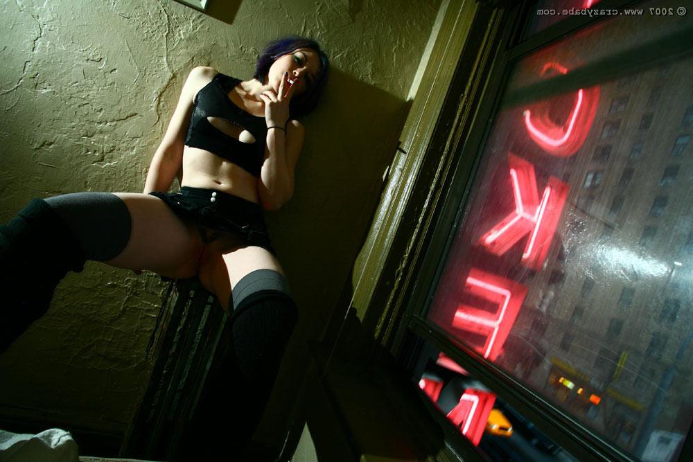 15P Fucking hot pierced teen babes skanky hotel poses