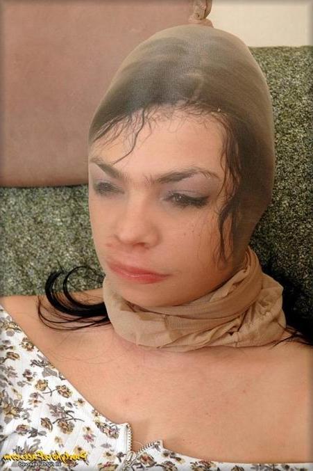 16P Lesbian with pantyhose and nylon over her head