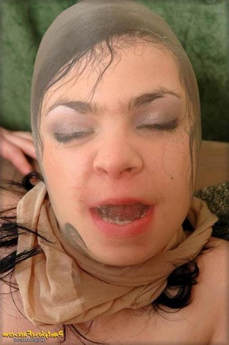 16P Lesbian with pantyhose and nylon over her head
