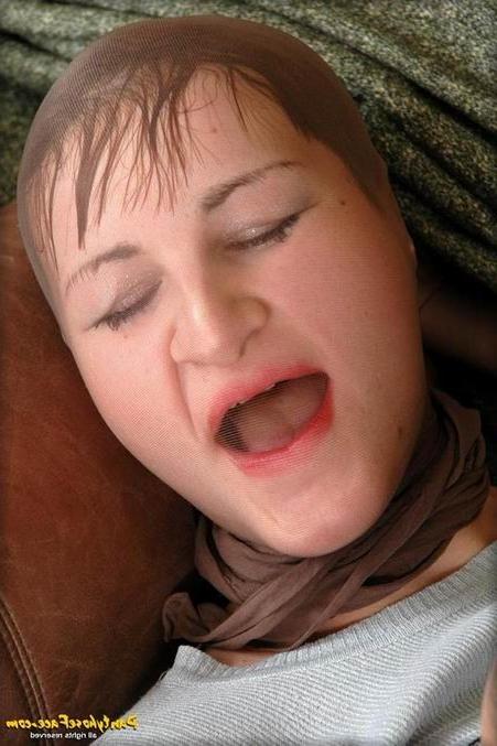 16P Lesbian with pantyhose and nylon over her head