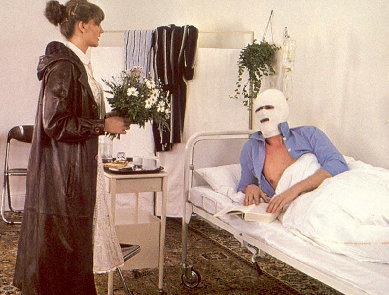 16P Wounded guy screwing a visitor in the hospital
