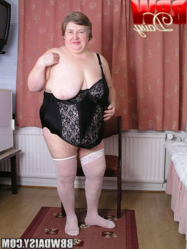 16P Fat big breasted finnish granny bends over