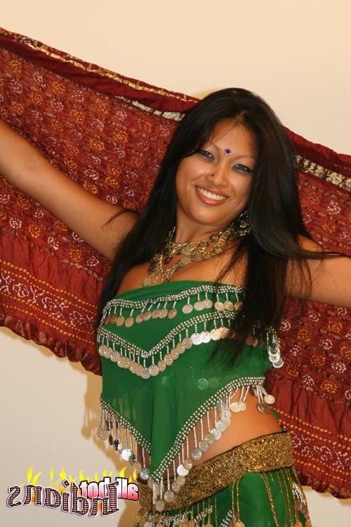 15P Over sexed Indian babe stripping and showing her tiny cunt