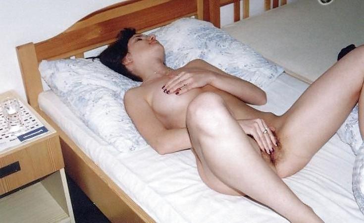 11P Arab Housewife 14