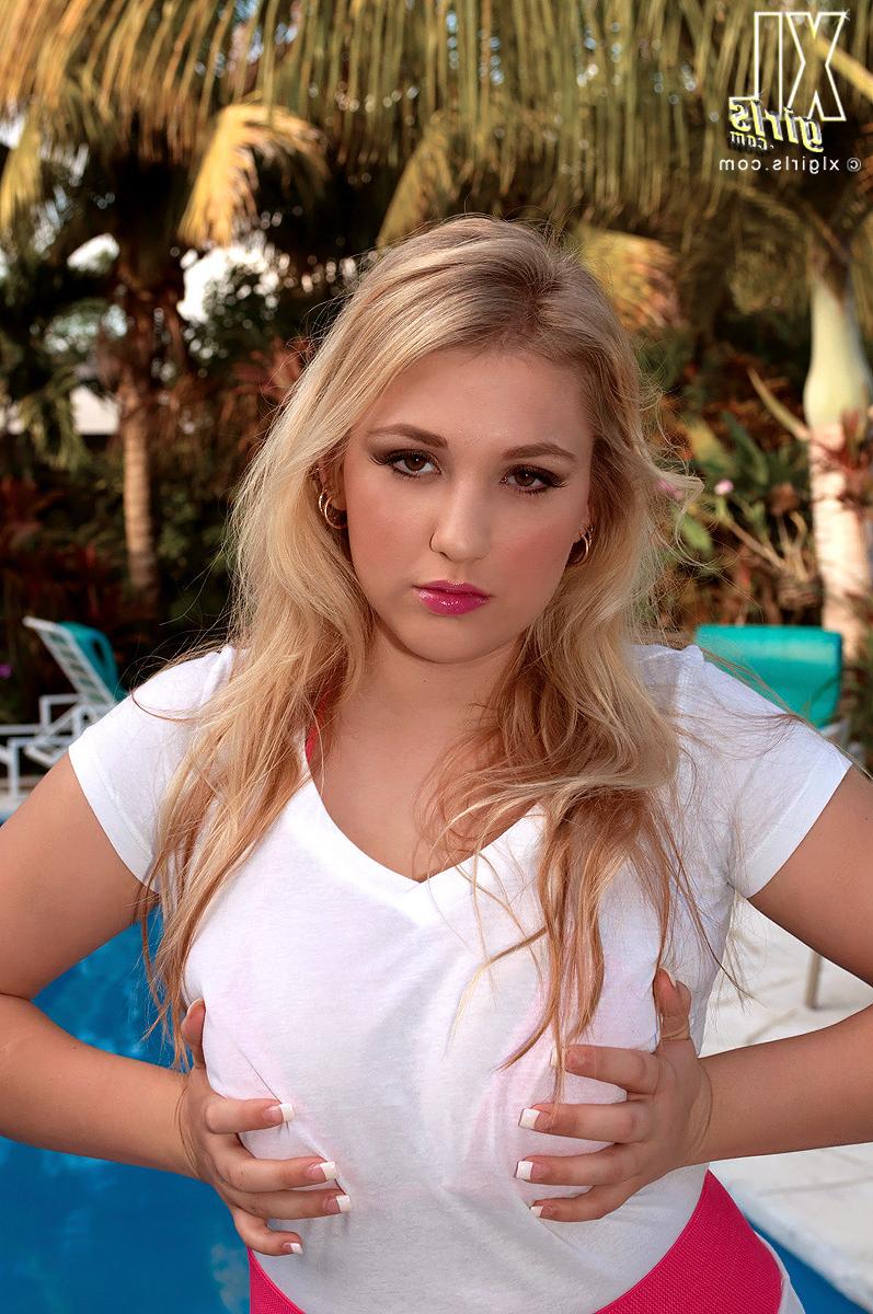 16P Shyla Shy goes wet t shirt on us
