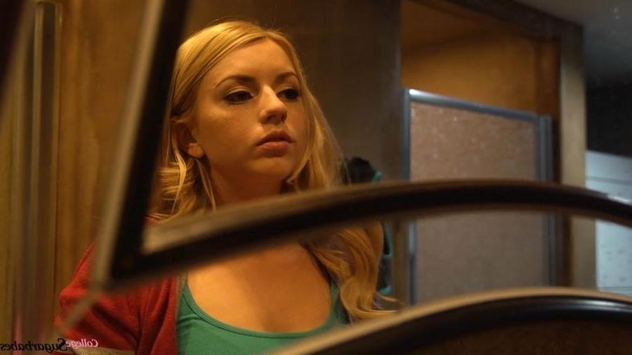 16P Spoiled coed Lexi Belle meets her new sugar daddy
