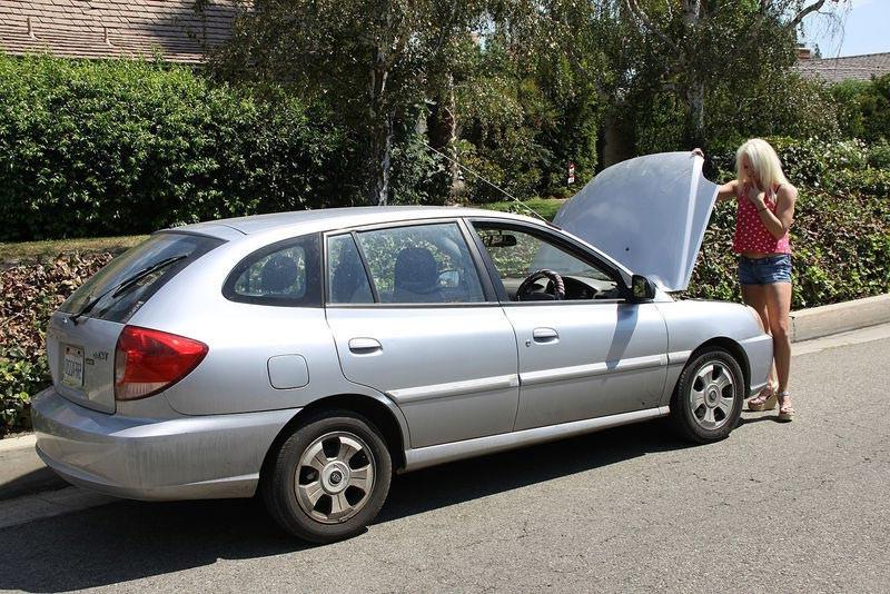 15P Car Trouble Interracial Fuck