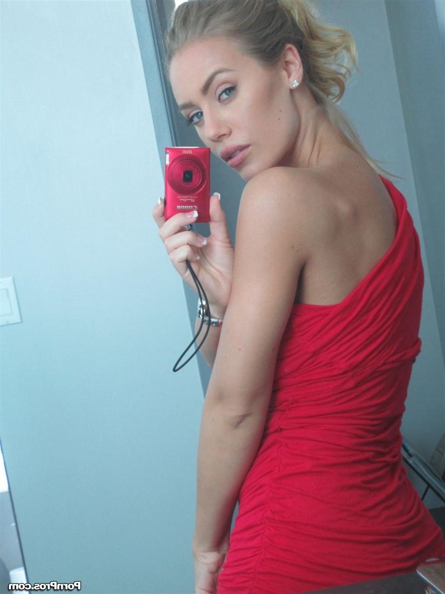 18P Nicole Aniston takes nude self pics and bangs in a hotel