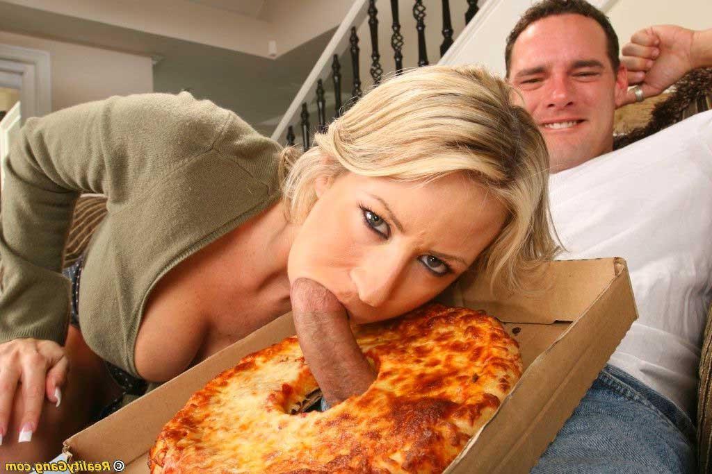 15P Busty blonde sucking and fucking a lucky delivery boy