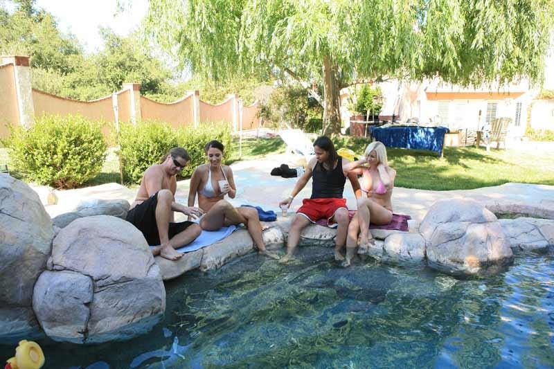 16P Sexy swingers fucking hard in nasty foursome