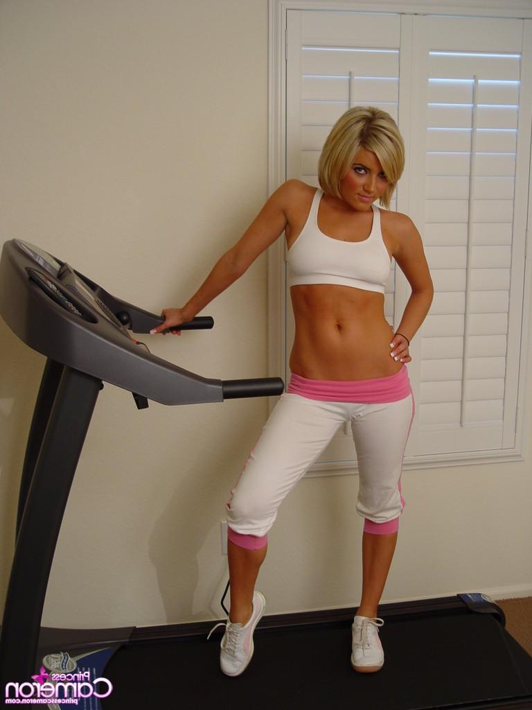16P Athletic blonde exercising