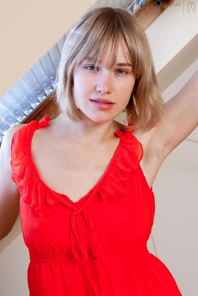 16P Blonde Australian amateur strips off and reveals her hairy pussy