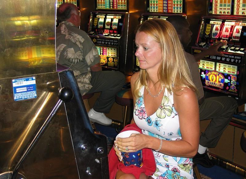 16P Cougar MILF Amateur Pictures