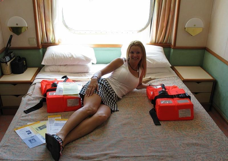 16P Cougar MILF Amateur Pictures