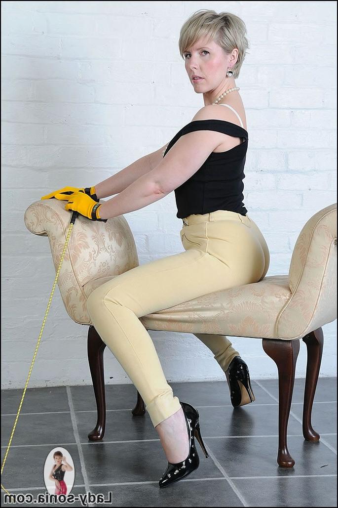 15P English dominatrix