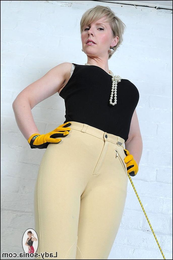 15P English dominatrix