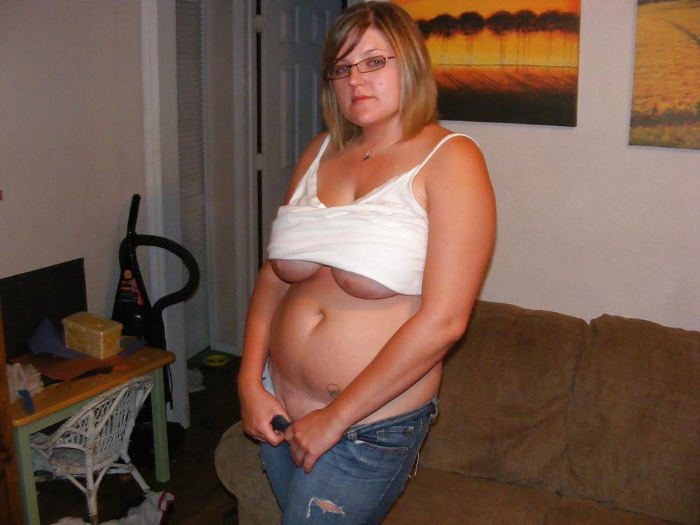 25P Big Tit Nerdy Housewife 