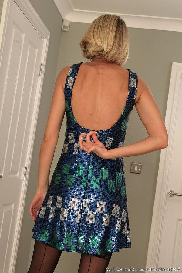 18P Leggy And Horny Blonde Housewife Being Naughty At Home