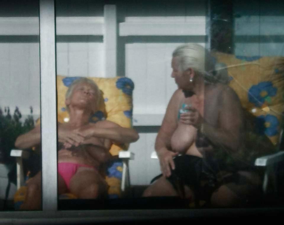 9P Mom and aunt 