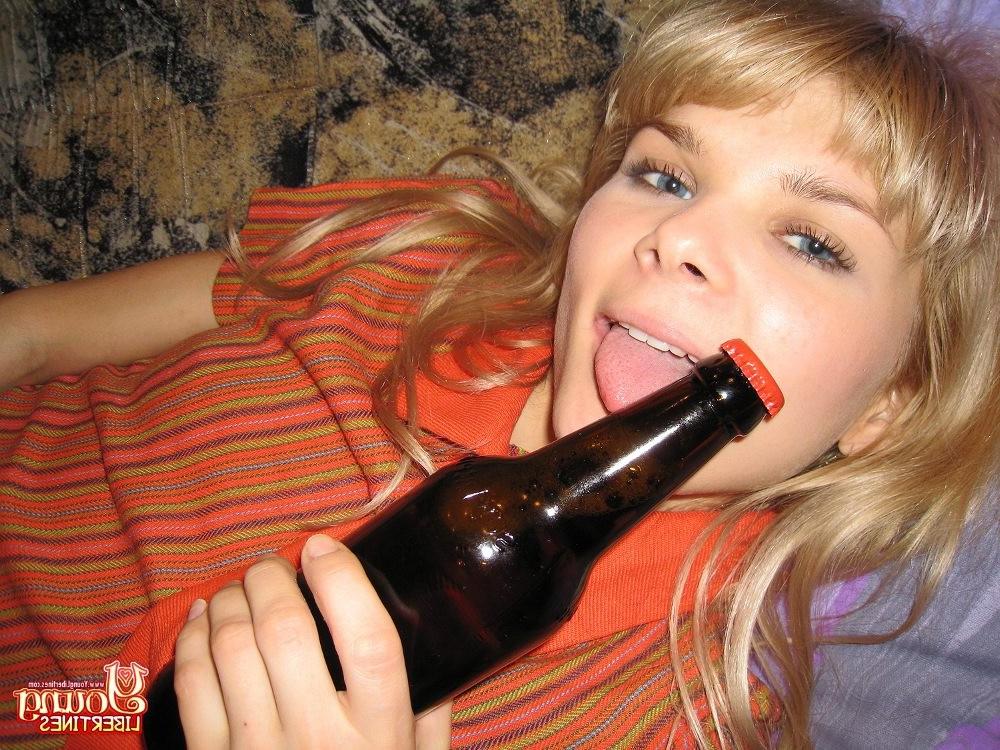 16P Blonde hot teen whore screwing and blowing nasty lucky guy