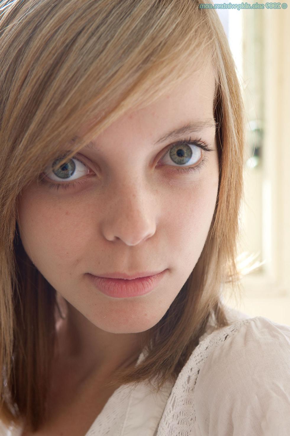 16P Beautiful blonde Australian amateur teen strips