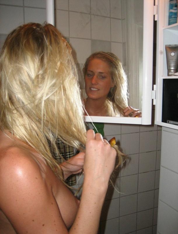 15P Amateur housewife shows tits and cunt
