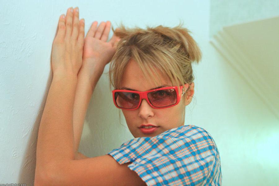 17P Young exciting blonde chick showing her perfect body on camera