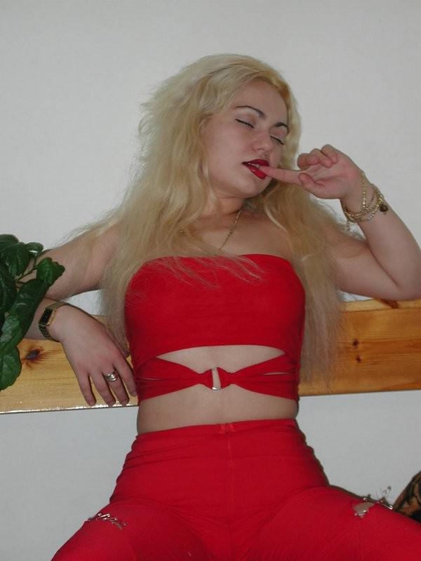 16P Mature single lover teasing hard on the couch