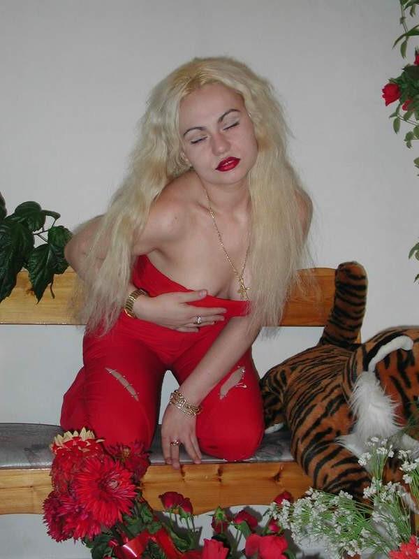 16P Mature single lover teasing hard on the couch