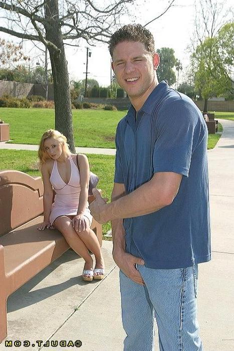 15P teen shows her tits inside a guys car