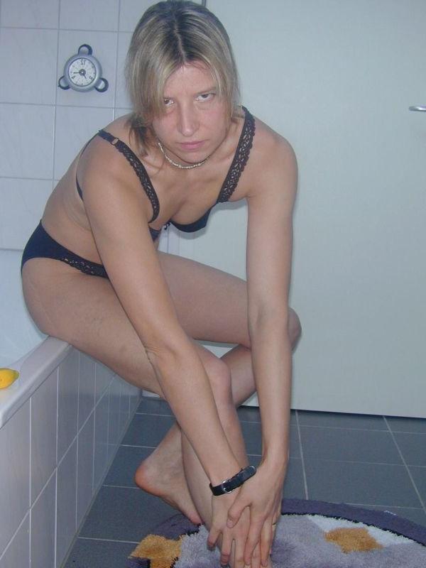 17P Shy Small Tit Housewife Plays With Chocolate In The Bathtub