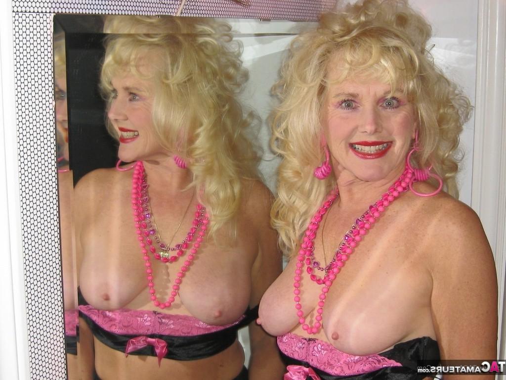 20P 76 Year old Granny Shirley and the Cougar Champion fuck outside 